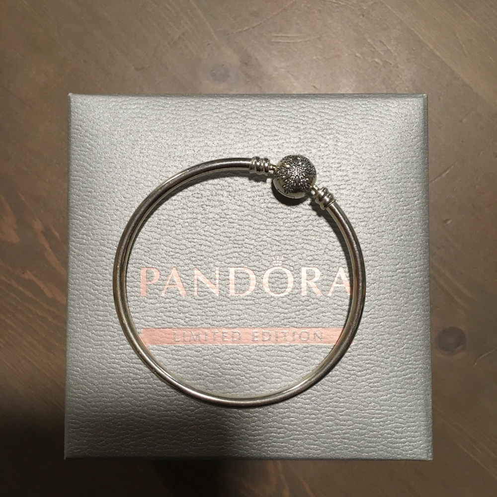 Limited Edition Pandora Snowflake Bangle!